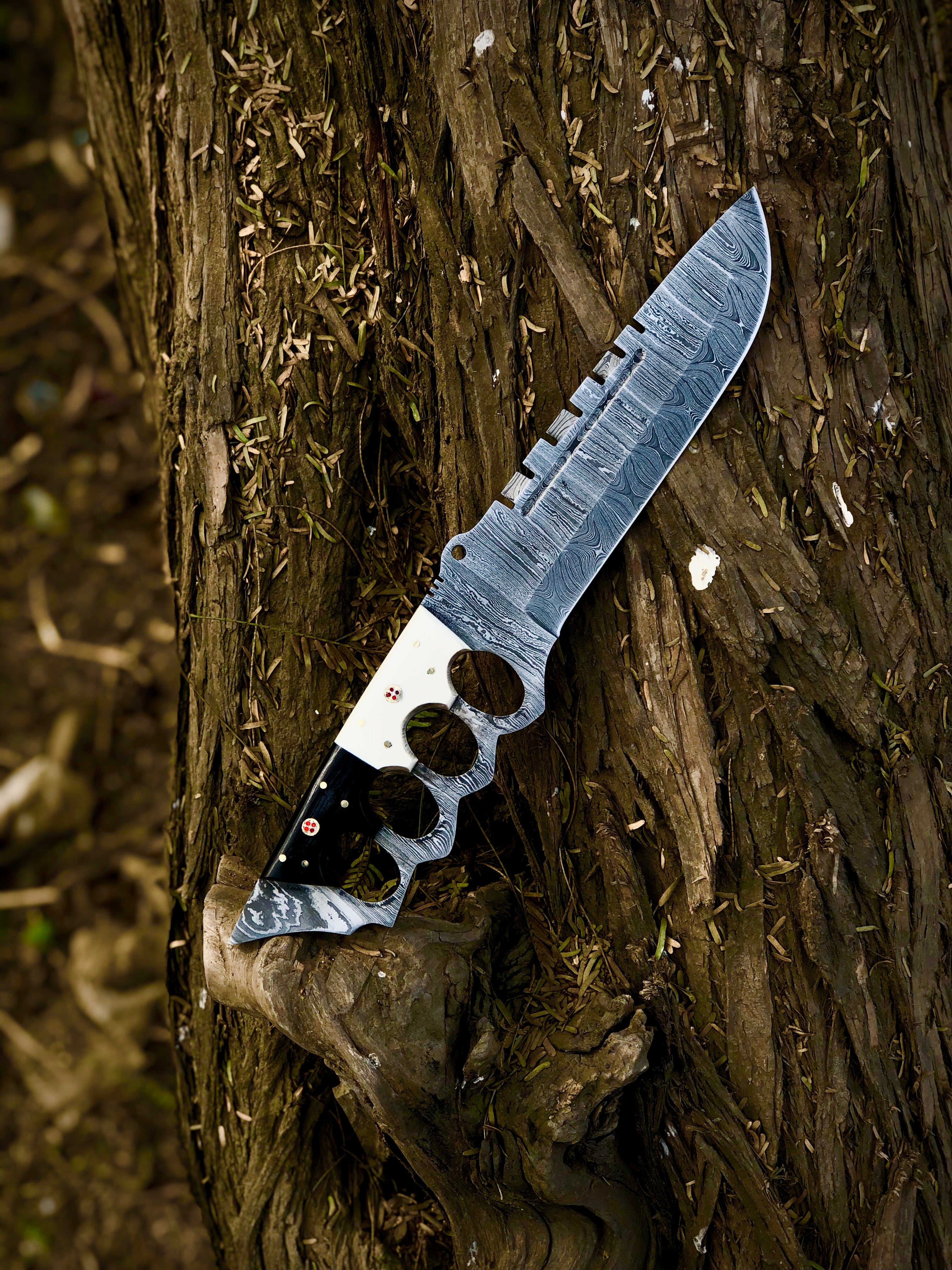 Knuckle Special – Handmade Damascus Steel Knuckle Handle Knife with Sheath