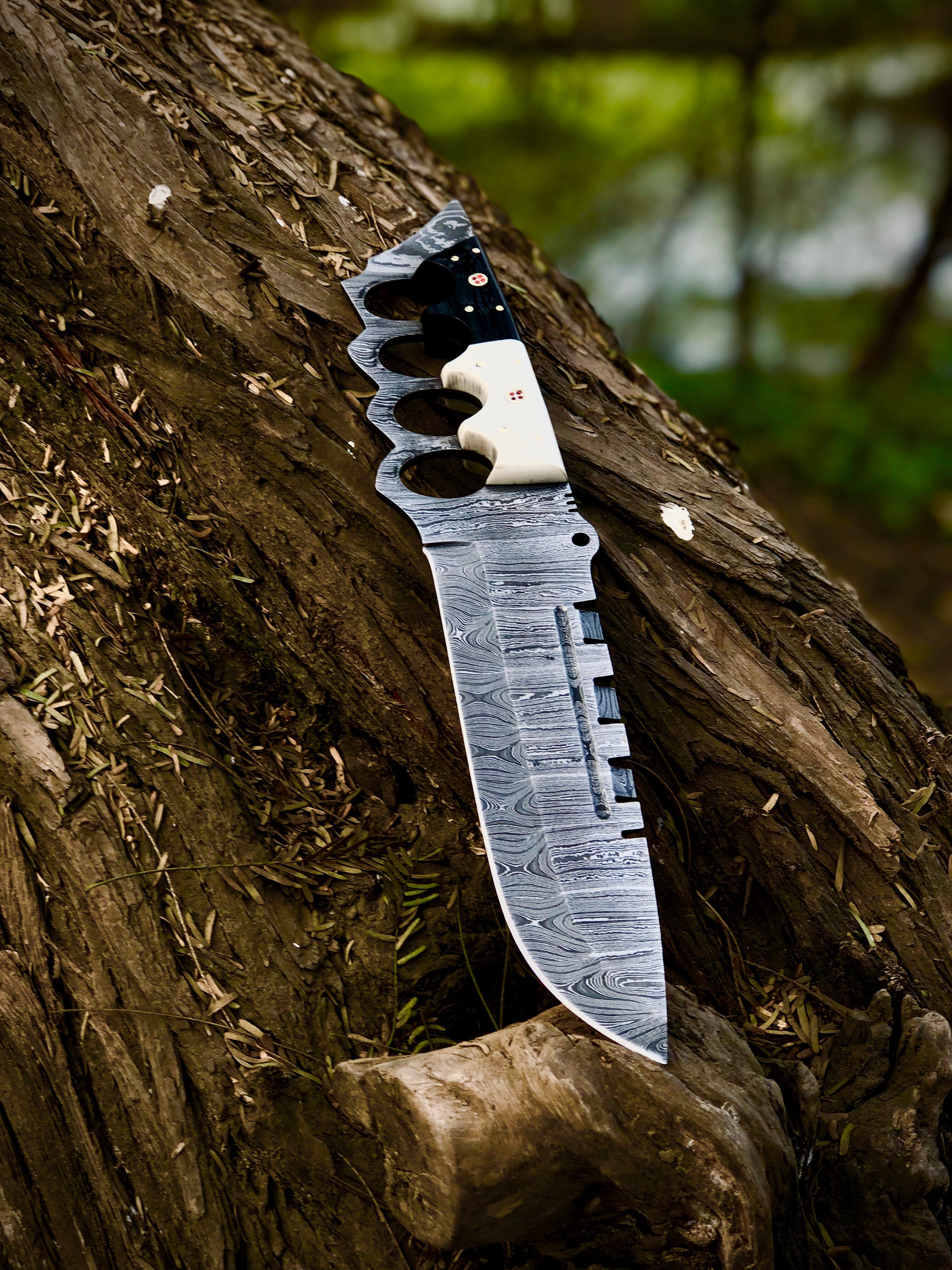 Knuckle Special – Handmade Damascus Steel Knuckle Handle Knife with Sheath
