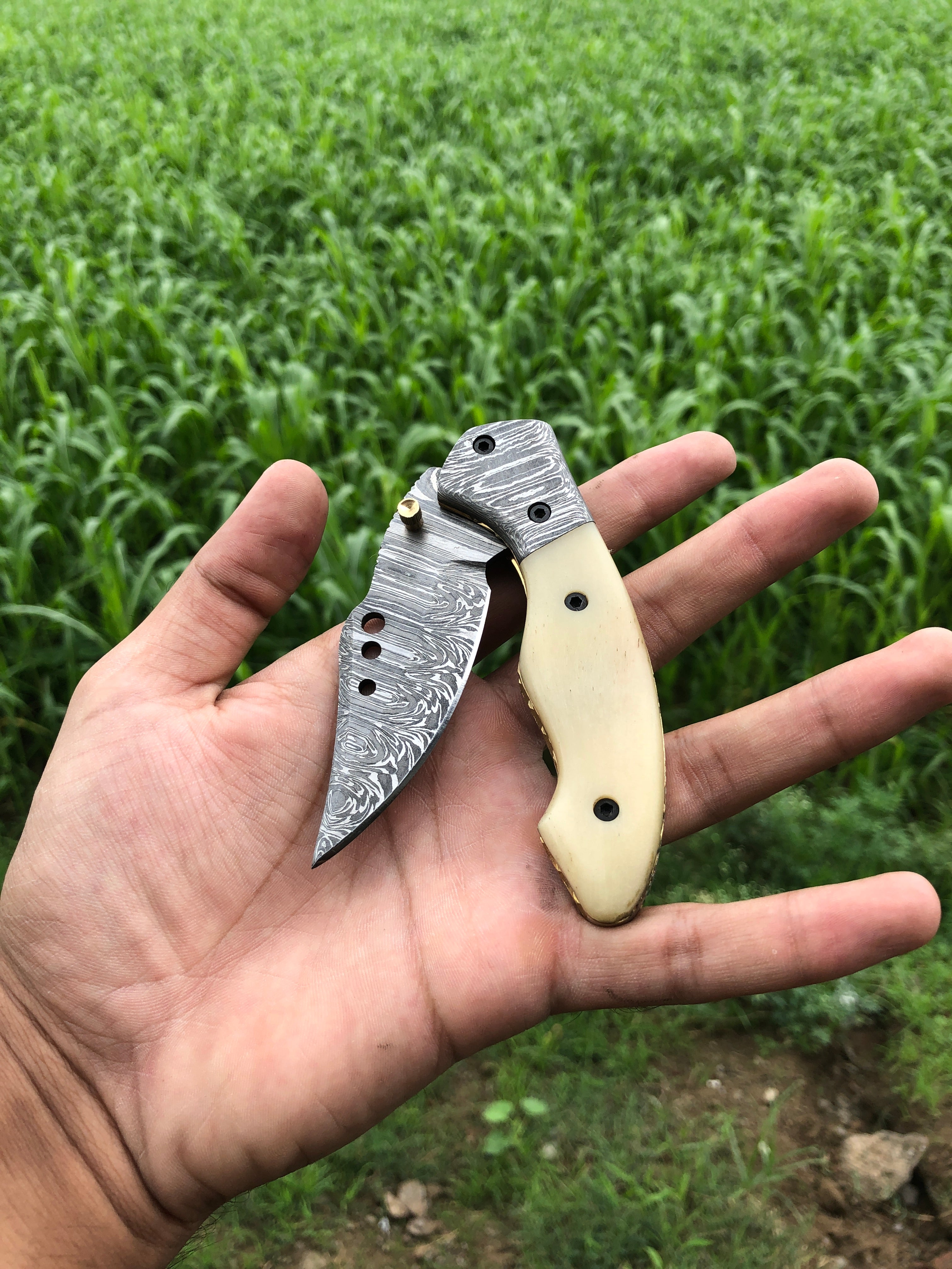 Camel Bone Special - Handmade Damascus Knife with Leather Sheath