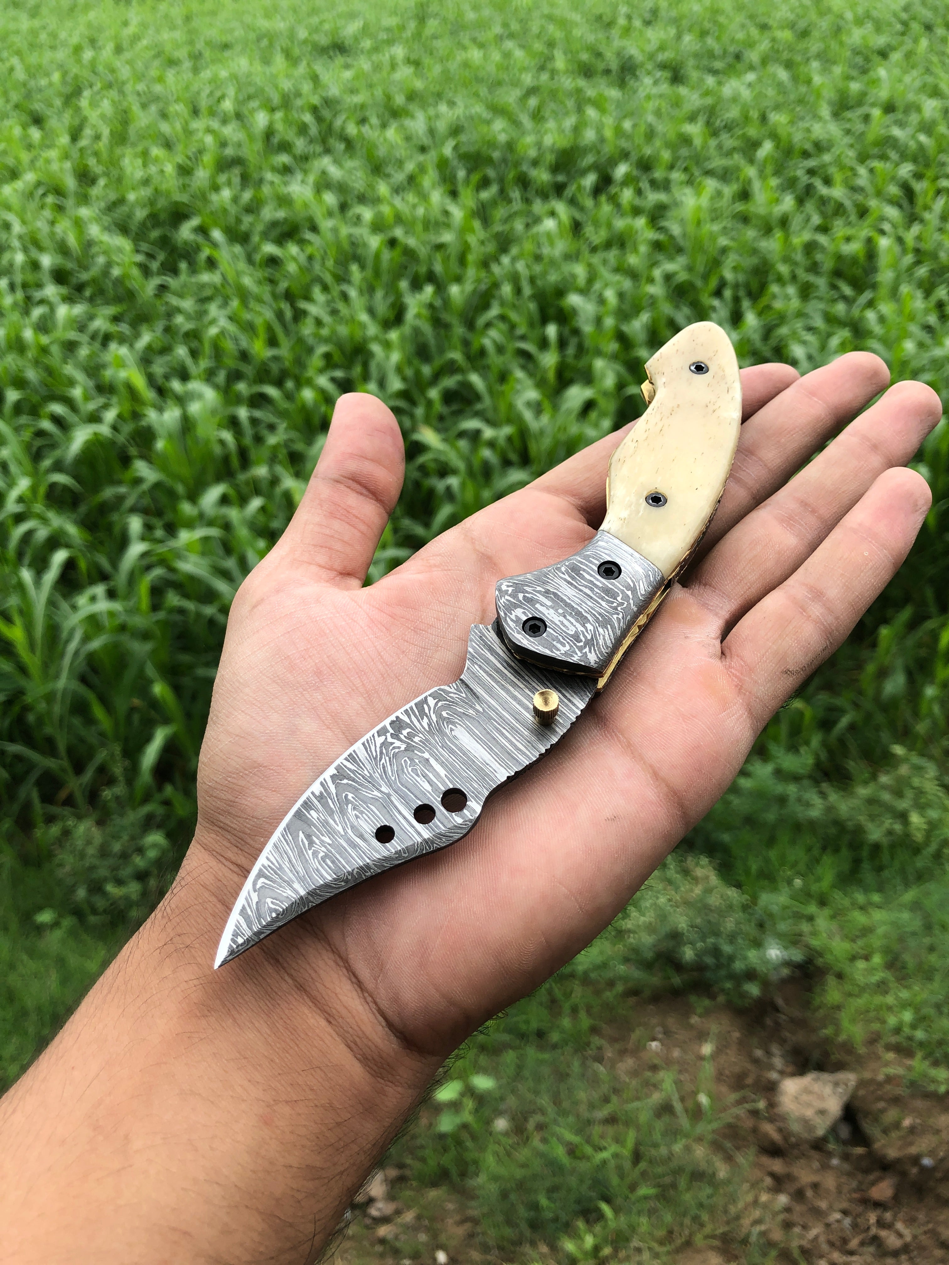 Camel Bone Special - Handmade Damascus Knife with Leather Sheath