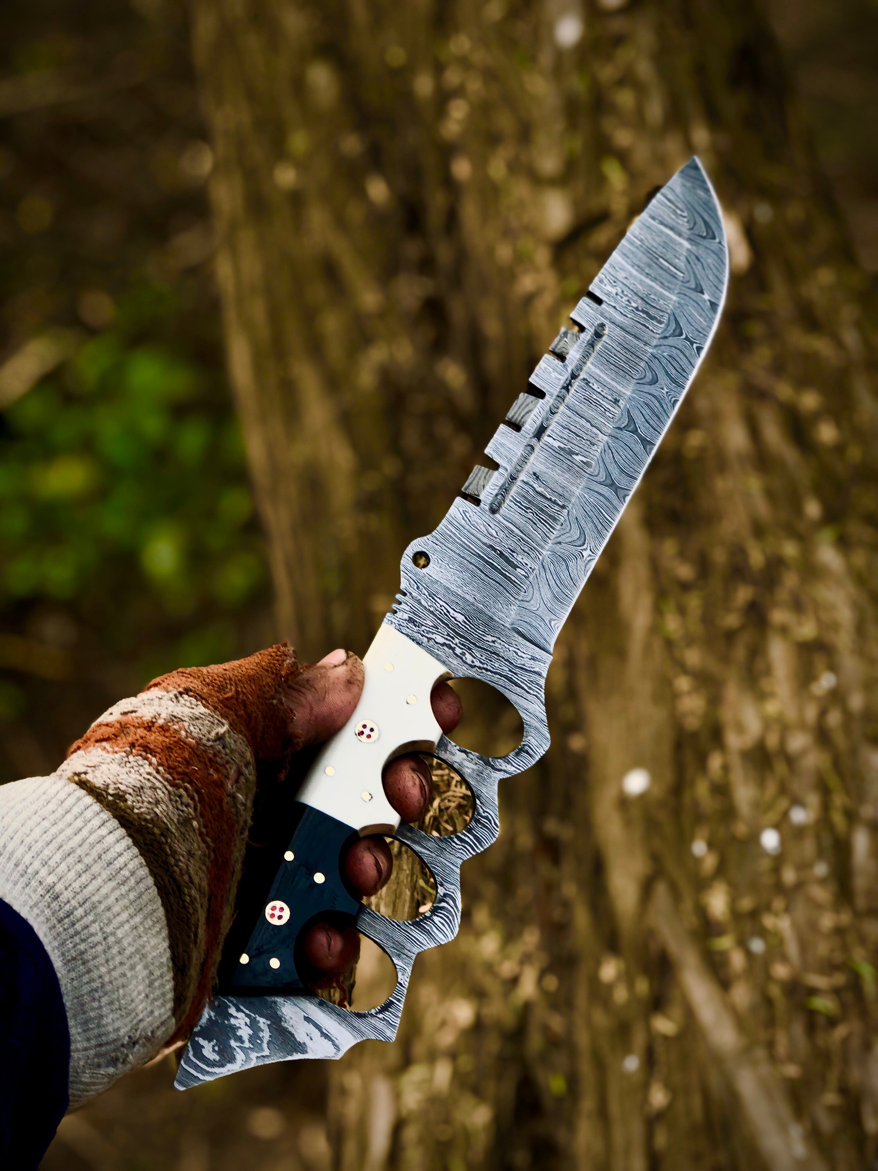 Knuckle Special – Handmade Damascus Steel Knuckle Handle Knife with Sheath