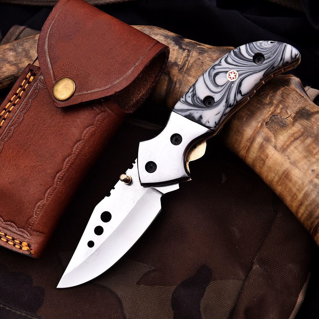 Mirror Fang – Handmade D2 Steel Folding Knife with Leather Sheath
