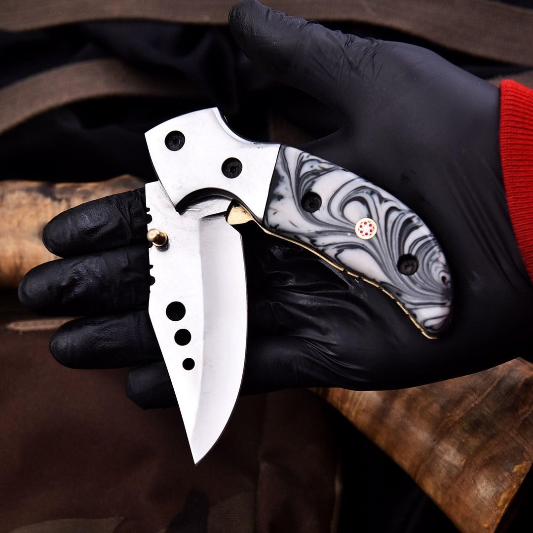 Mirror Fang – Handmade D2 Steel Folding Knife with Leather Sheath