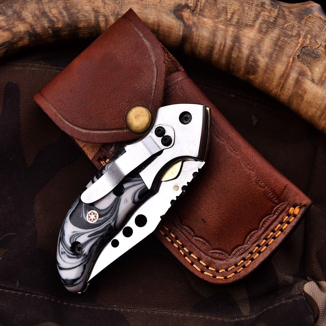 Mirror Fang – Handmade D2 Steel Folding Knife with Leather Sheath