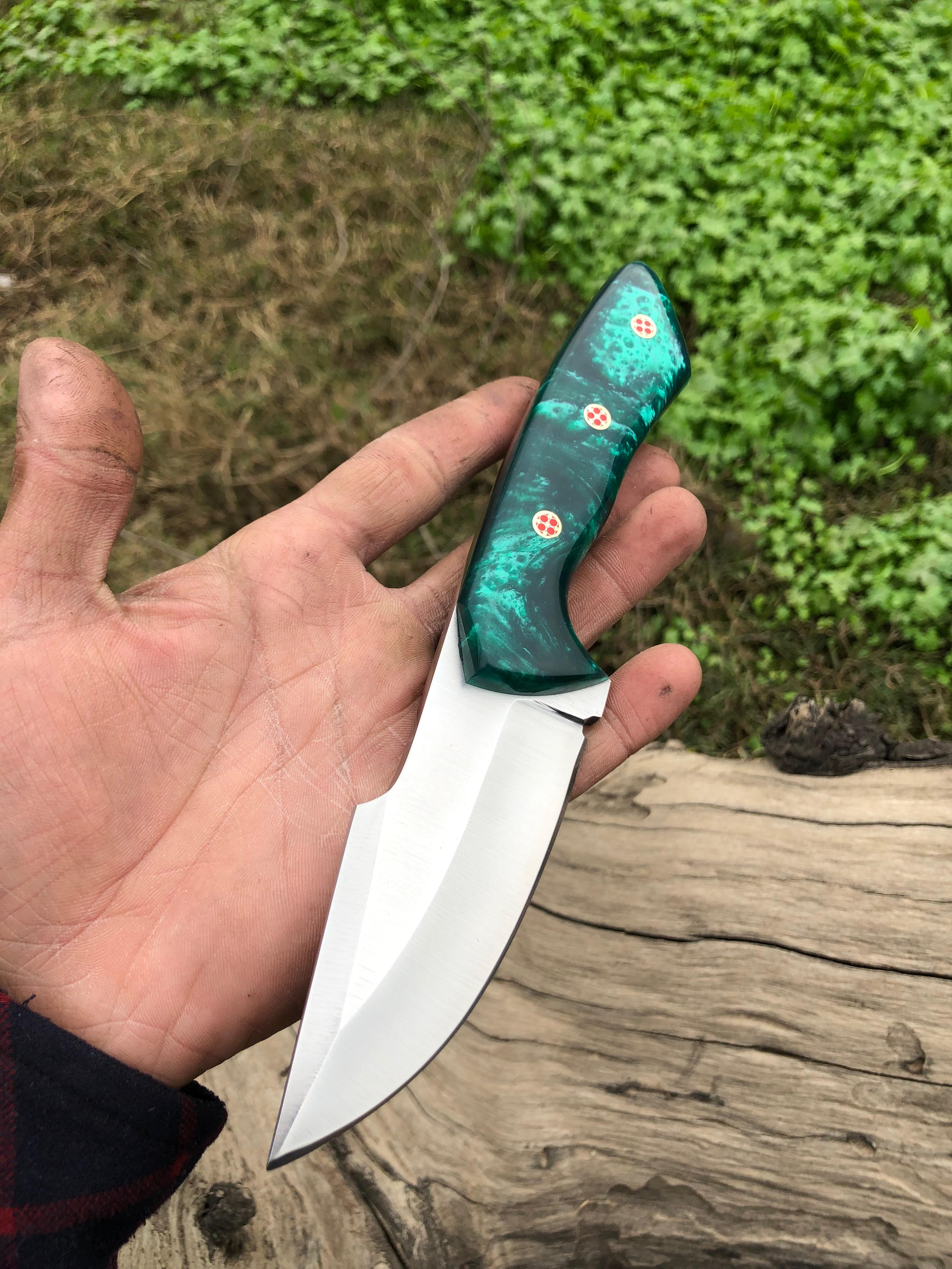 🌿 Green Comfort – Handmade High Carbon Steel Skinner Knife with Sheath