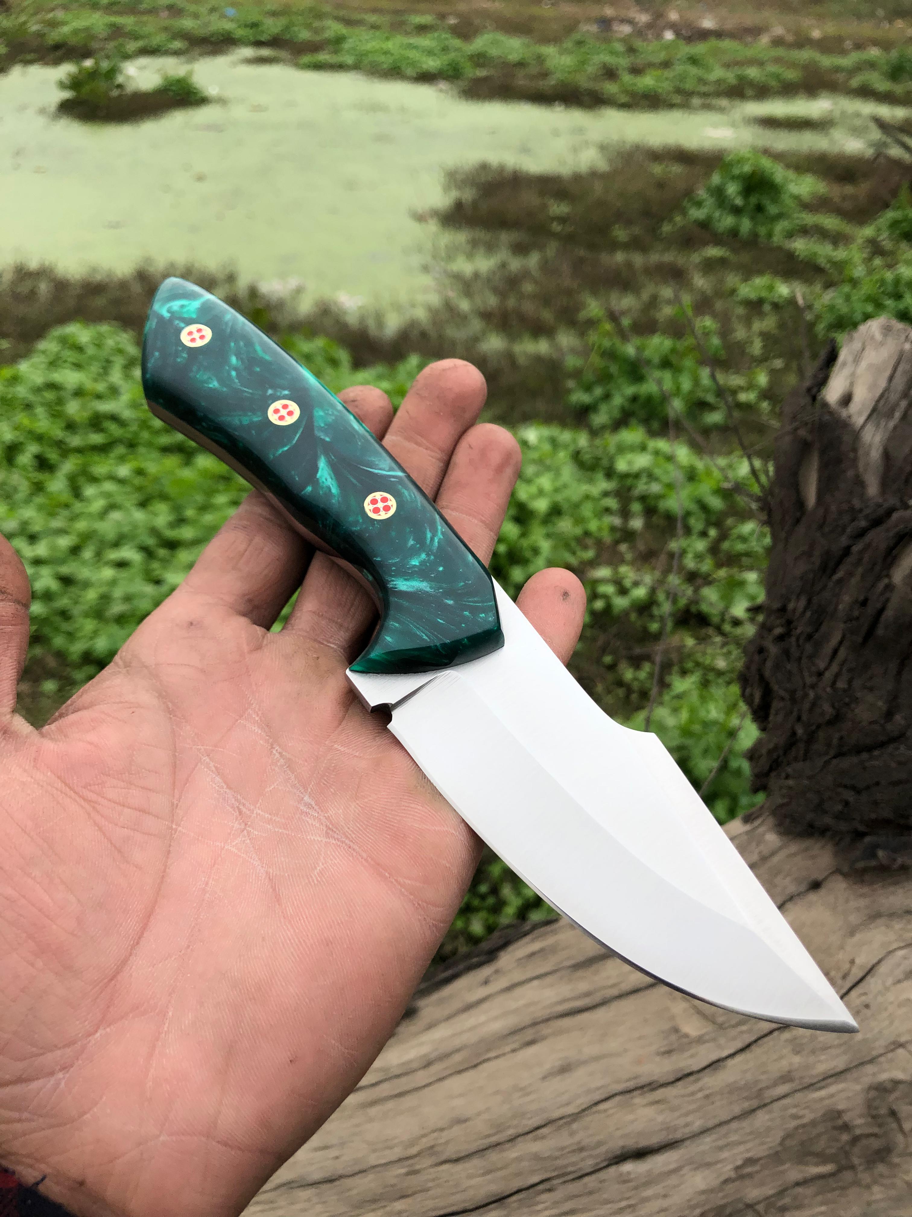 🌿 Green Comfort – Handmade High Carbon Steel Skinner Knife with Sheath