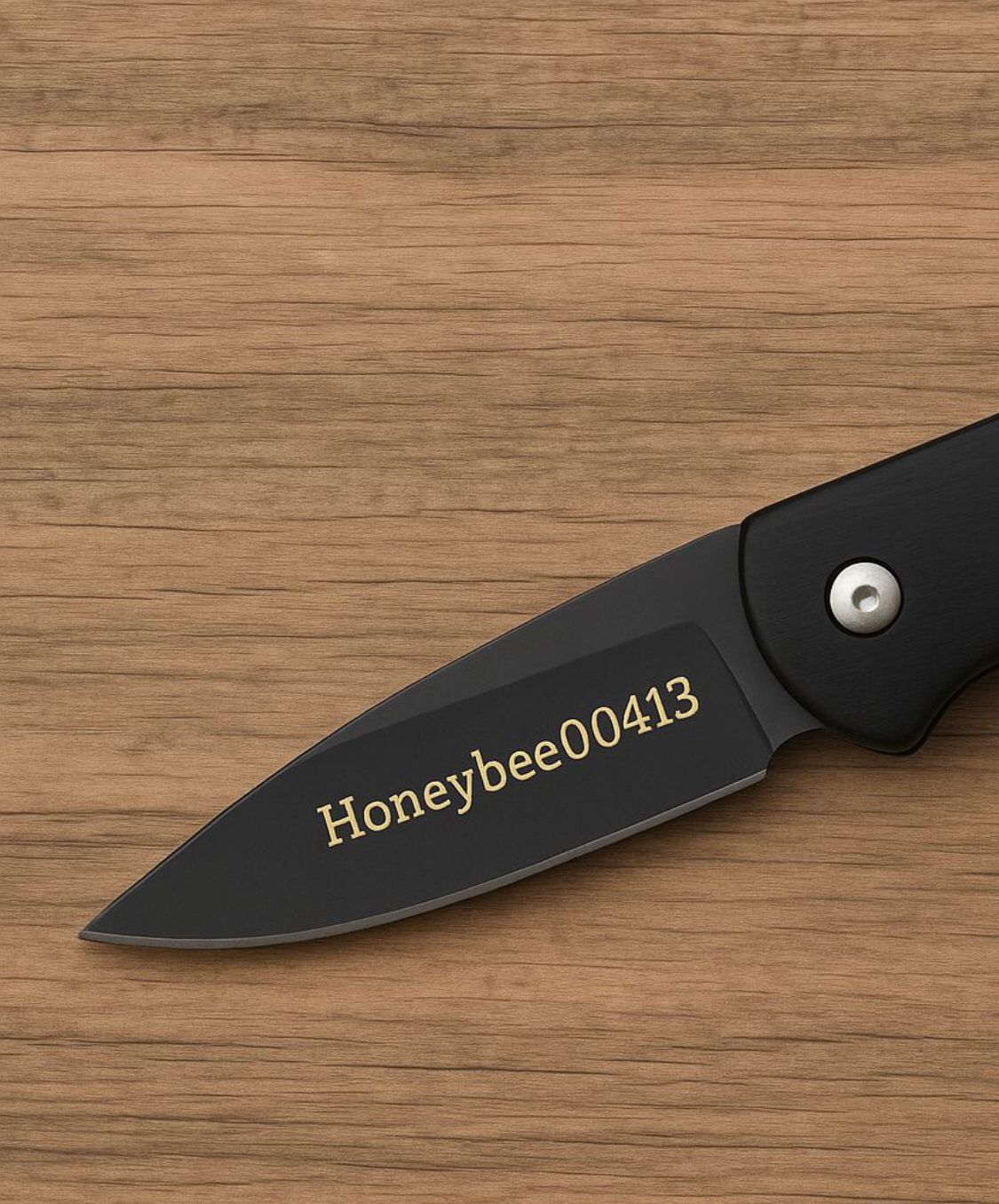 The HiveBlade – Handmade Bee Engraved Stainless Steel Folding Knife