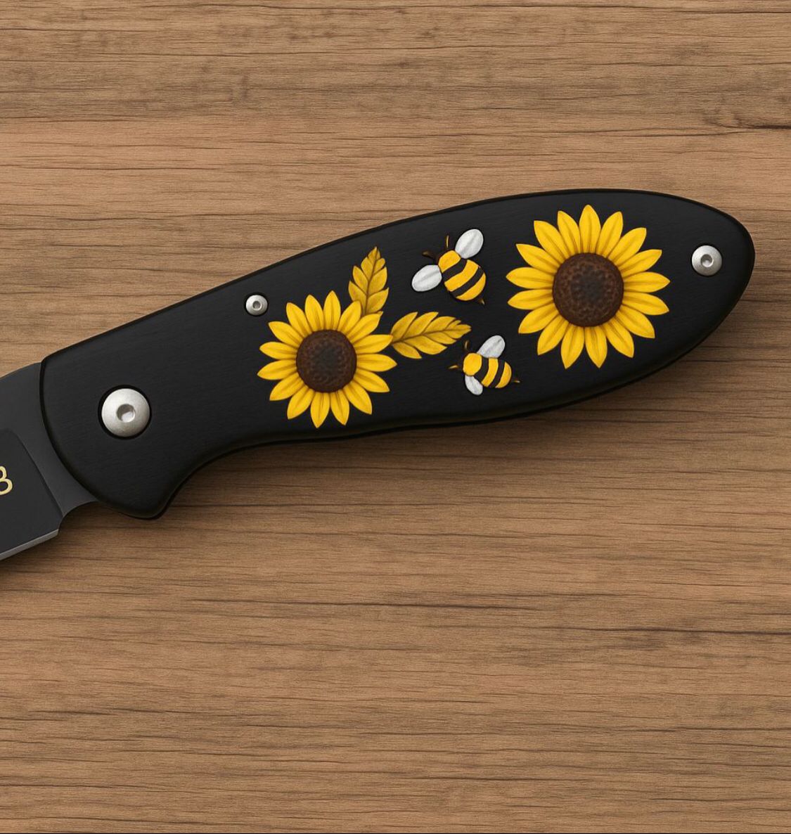 The HiveBlade – Handmade Bee Engraved Stainless Steel Folding Knife