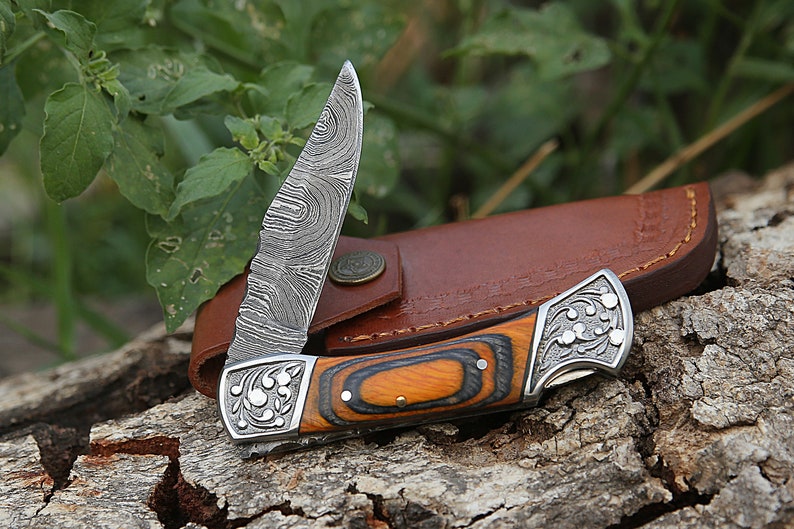 TimberFang – Handmade Damascus Pocket Knife with Multicolor Wood