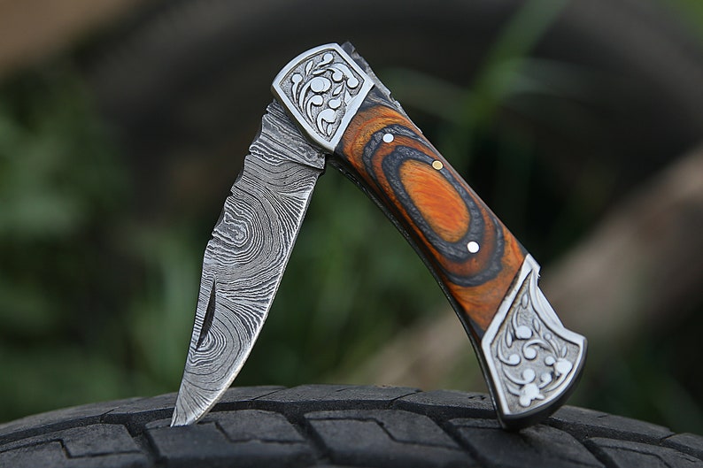 TimberFang – Handmade Damascus Pocket Knife with Multicolor Wood