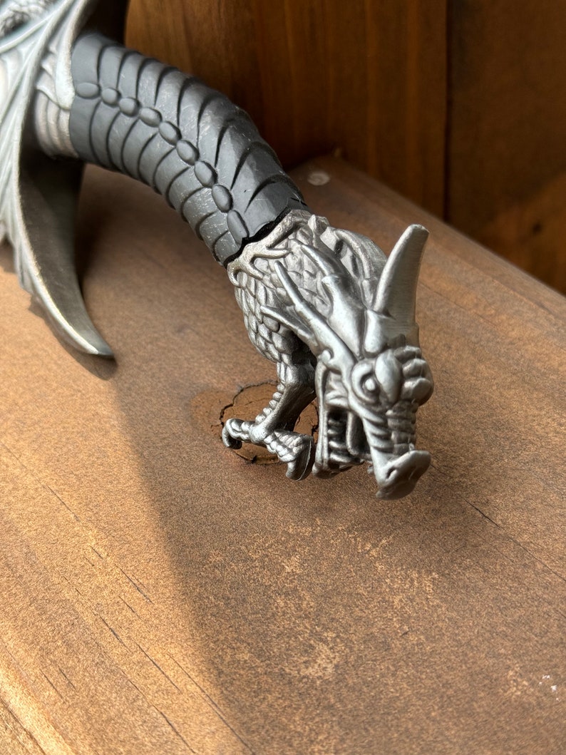 Dragonfang Display Blade – Custom Engraved Stainless Steel Knife