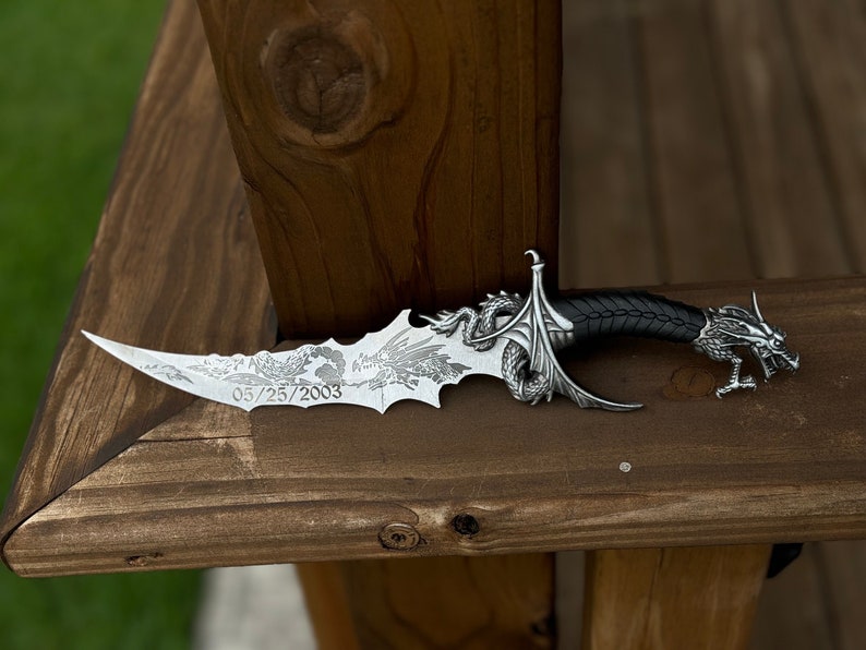 Dragonfang Display Blade – Custom Engraved Stainless Steel Knife