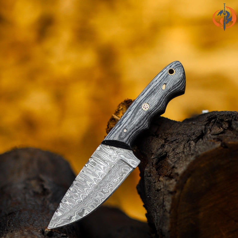 Woodland Hunter – Handmade Damascus Steel Hunting Skinner with Leather Sheath