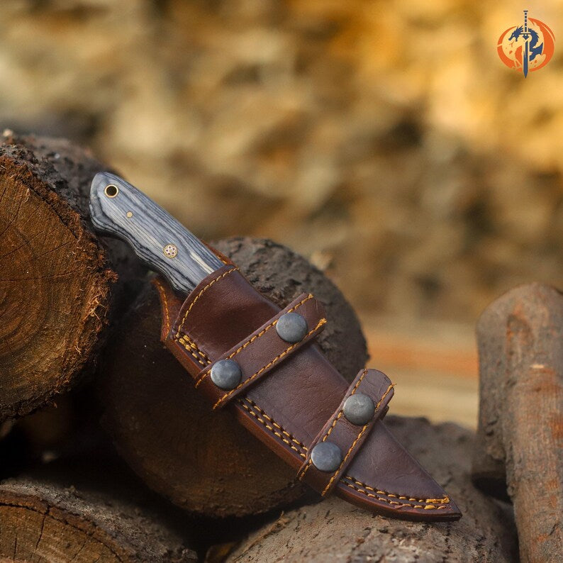 Woodland Hunter – Handmade Damascus Steel Hunting Skinner with Leather Sheath