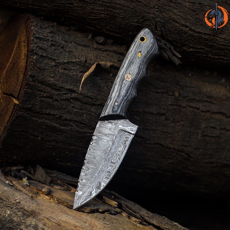 Woodland Hunter – Handmade Damascus Steel Hunting Skinner with Leather Sheath