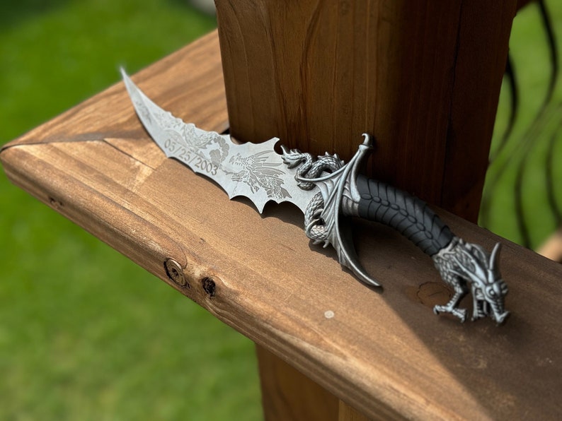Dragonfang Display Blade – Custom Engraved Stainless Steel Knife