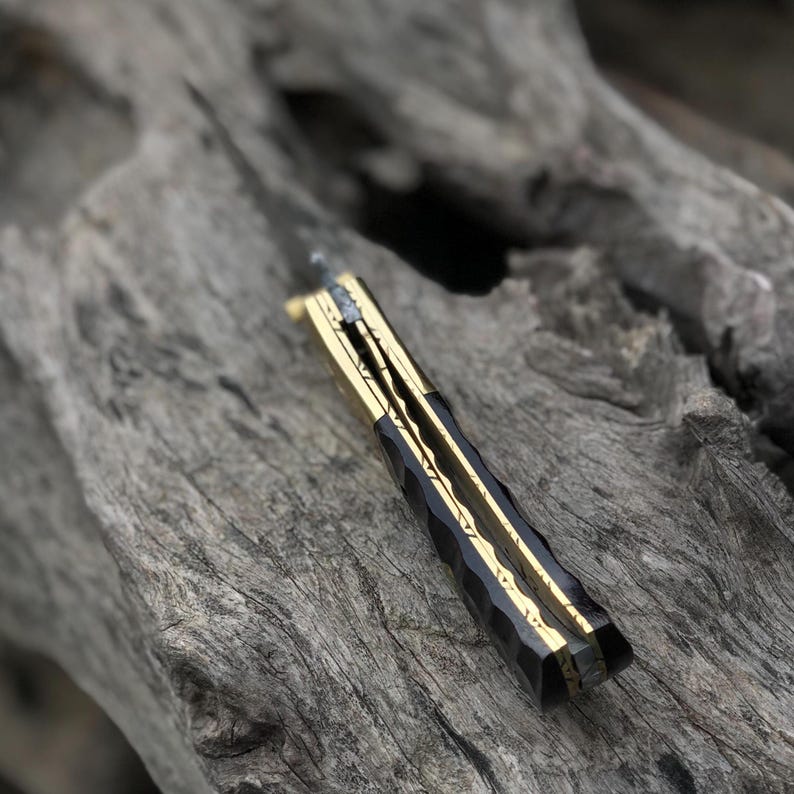 The IronWhisper – Custom Damascus Steel Pocket Folding Knife