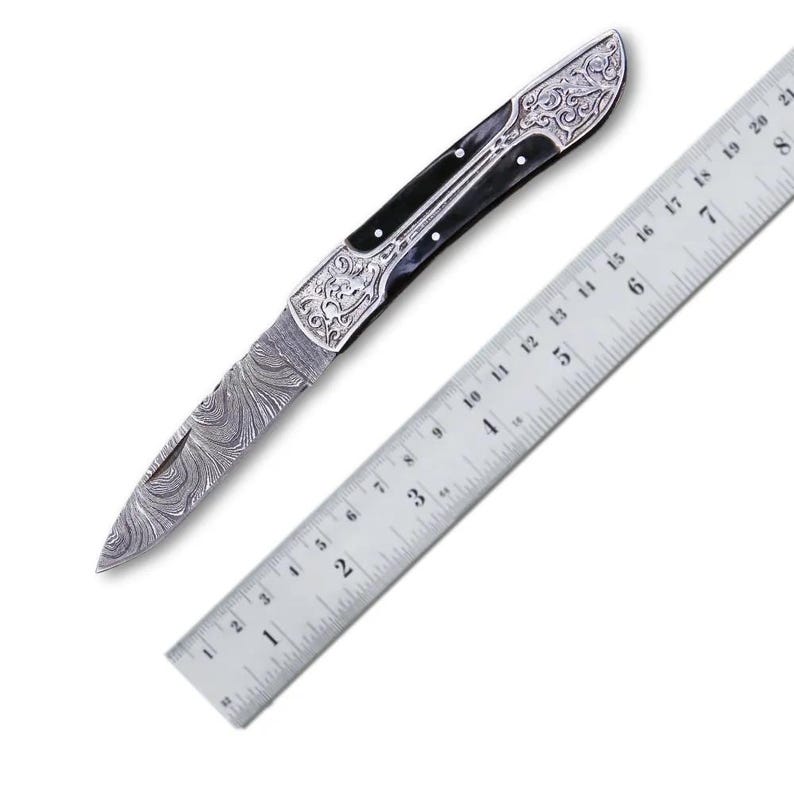 ShadowFang – Hand-Forged Damascus Folding Knife