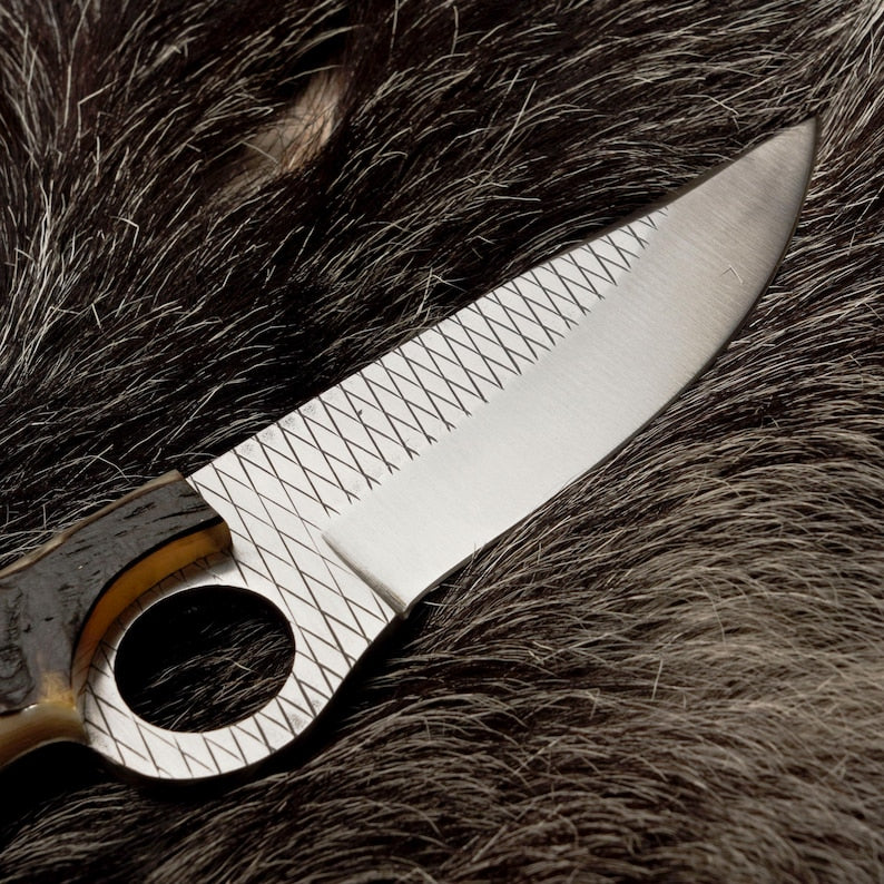 Crimson Edge – Handmade D2 Steel Skinning Knife with Leather Sheath