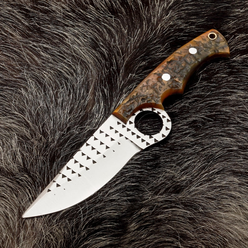 Crimson Edge – Handmade D2 Steel Skinning Knife with Leather Sheath