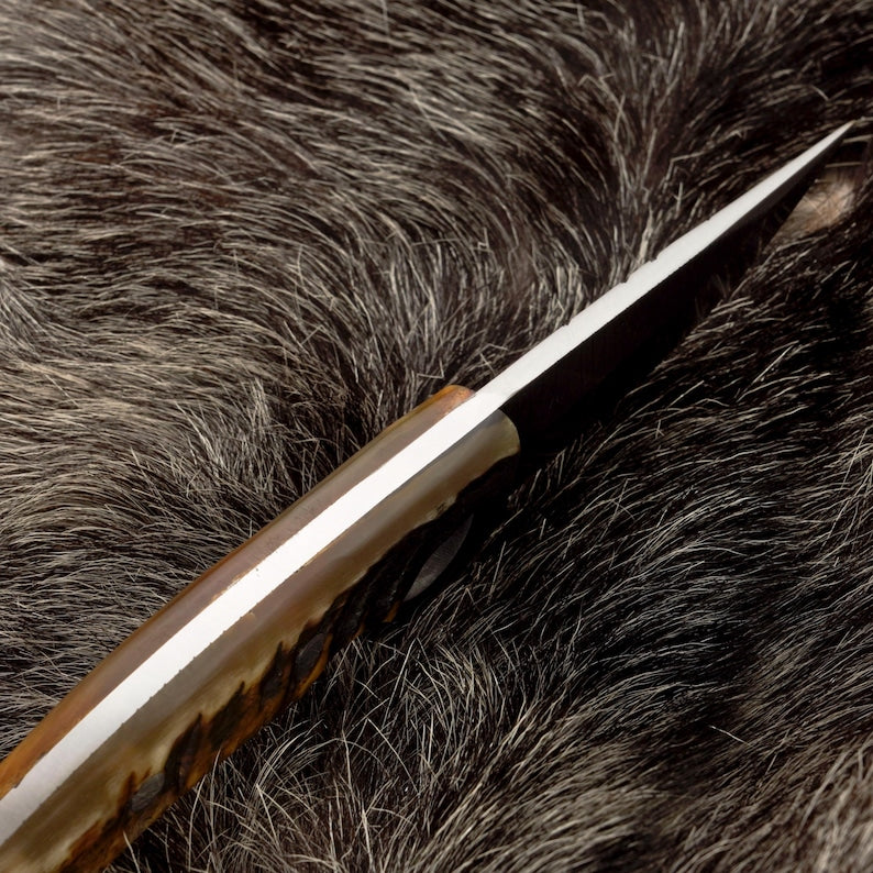 Crimson Edge – Handmade D2 Steel Skinning Knife with Leather Sheath