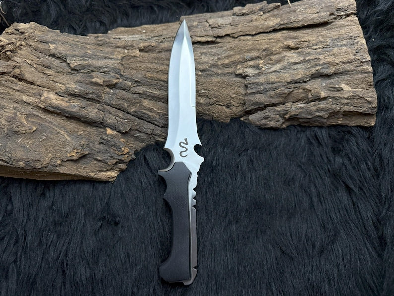 Krauser Fang – Resident Evil Replica Combat Knife