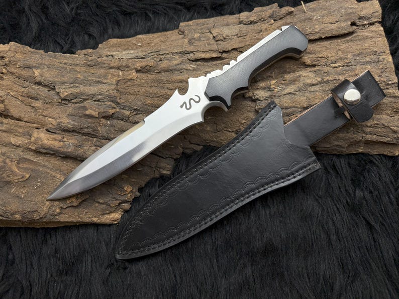Krauser Fang – Resident Evil Replica Combat Knife