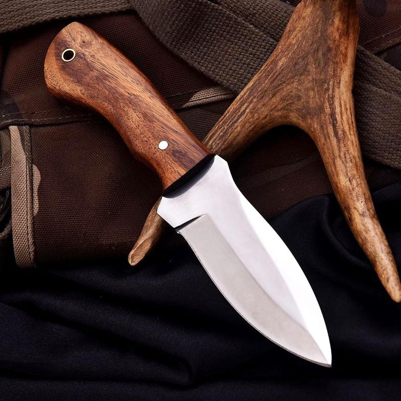 BushCrafter Edge – Handmade 1075 High-Carbon Hunting Knife with Leather Sheath