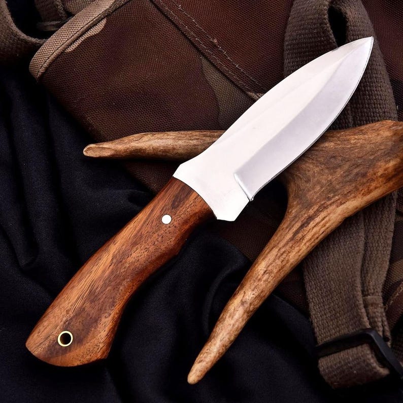 BushCrafter Edge – Handmade 1075 High-Carbon Hunting Knife with Leather Sheath